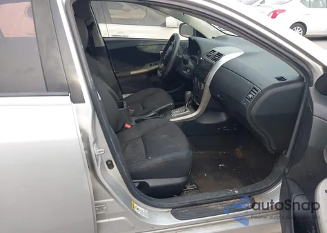 2011 Toyota Corolla S z USA, uszkodzony, nr VIN 2T1BU4EE2BC720112